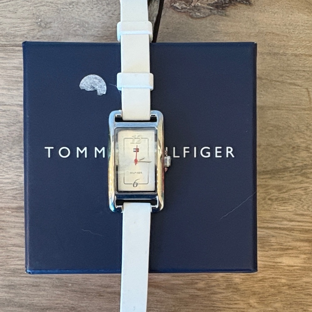 Tommy Hilfiger White Strap double raped Watch with Silver Accents - Picture 2 of 9